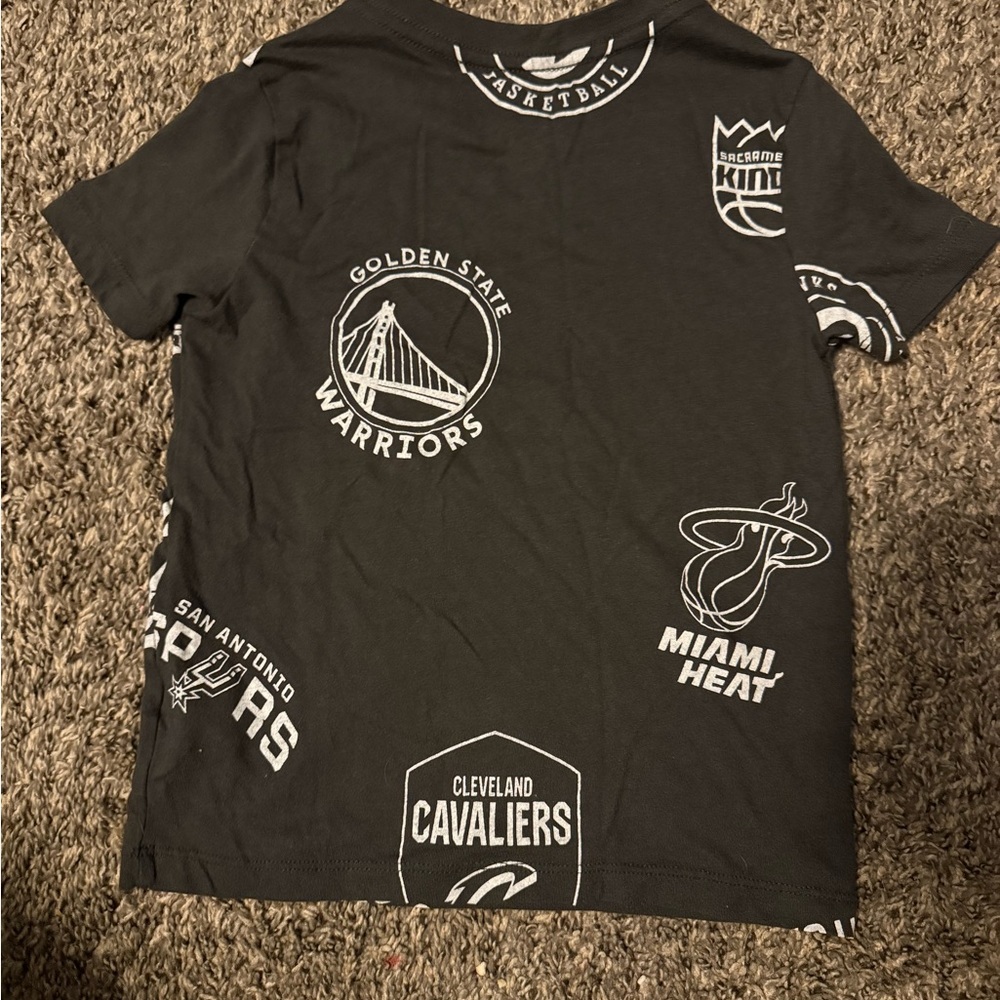 Kids Gray NBA Team Logo XS T-Shirt - Picture 2 of 4